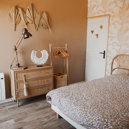 « La Casa Normande » Entre Ville & Plages Esquay-sur-Seulles エクステリア 写真